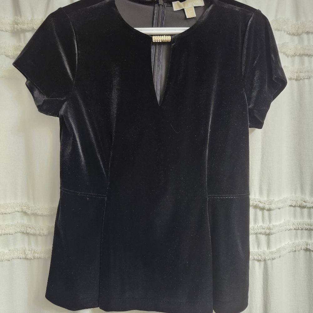 Michael Kors velvet short sleeve top. Amazing condition! Final price - Picture 3 of 4